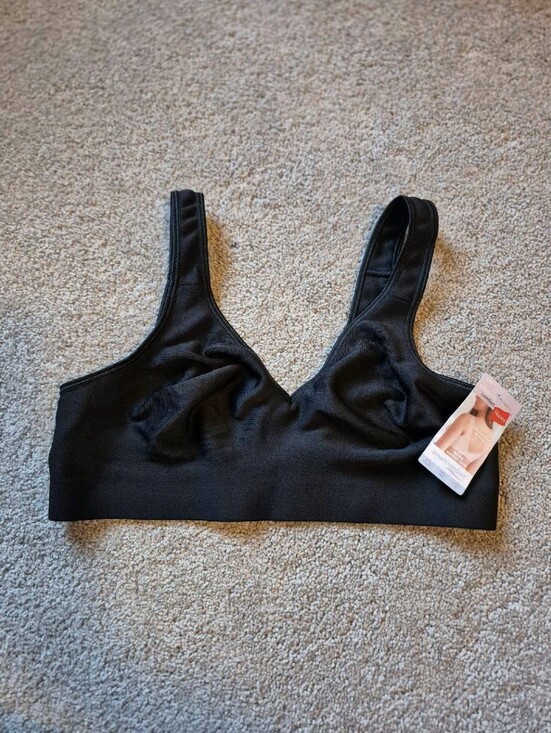 Hanes Other - 🌿5/$25 New Hanes Medium Women's no wire soft bra nwts